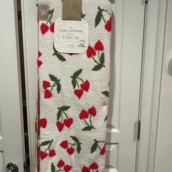 Cozy cottage cherry heart throw blanket - Picture 1 of 1